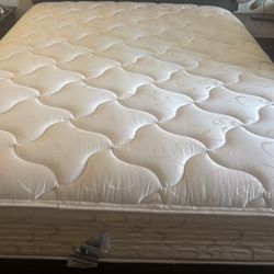 Mattress Lightly Used 13”