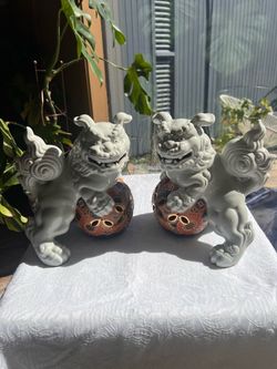 Chinese decorative figurines