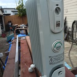 1500 Watt DeLonghi Heater