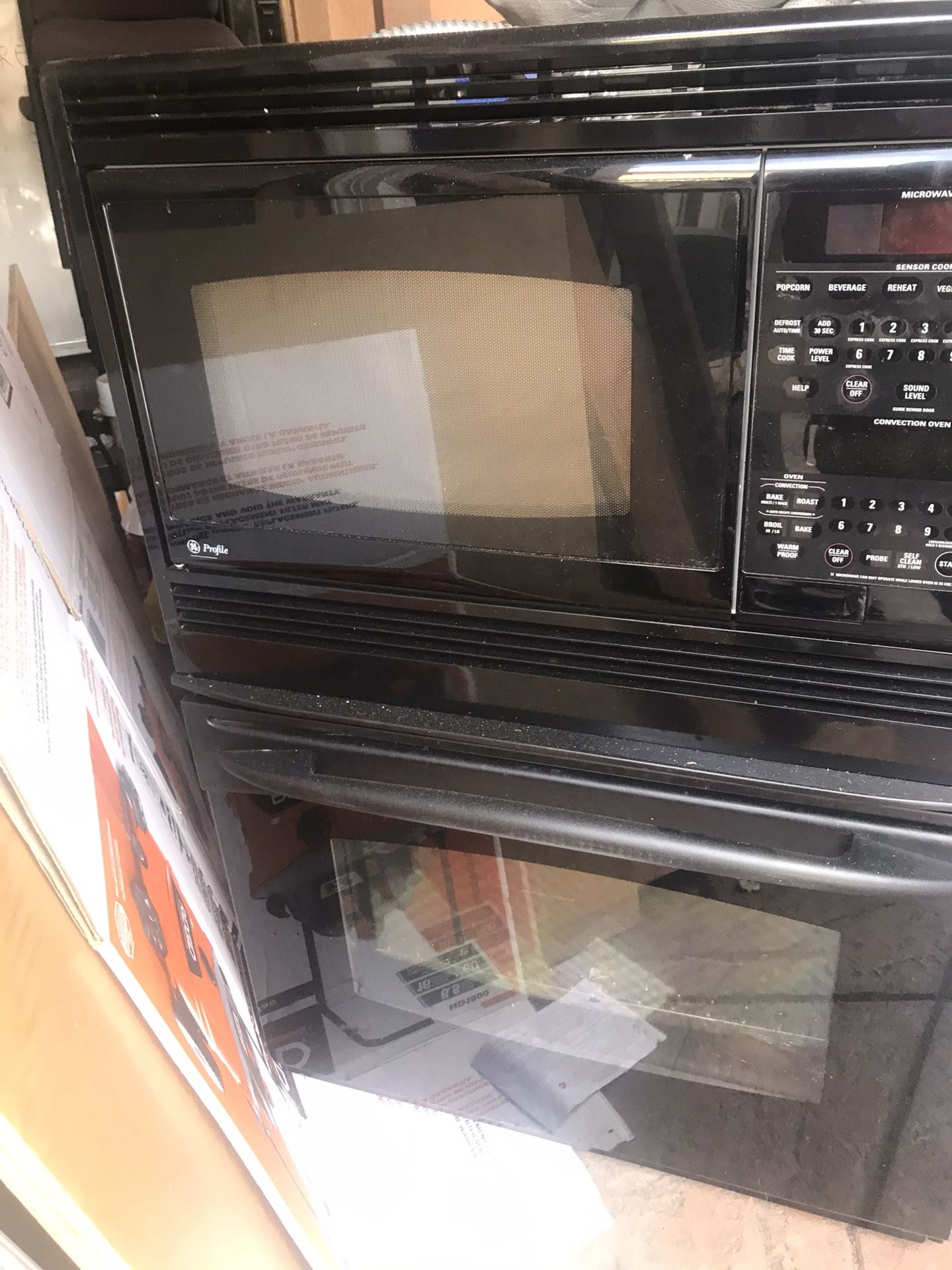 Ge Profile Microwave oven