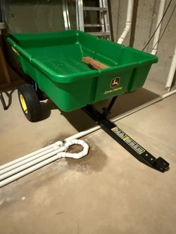 John Deere 7 Cu Yd Tow Behind Work Cart