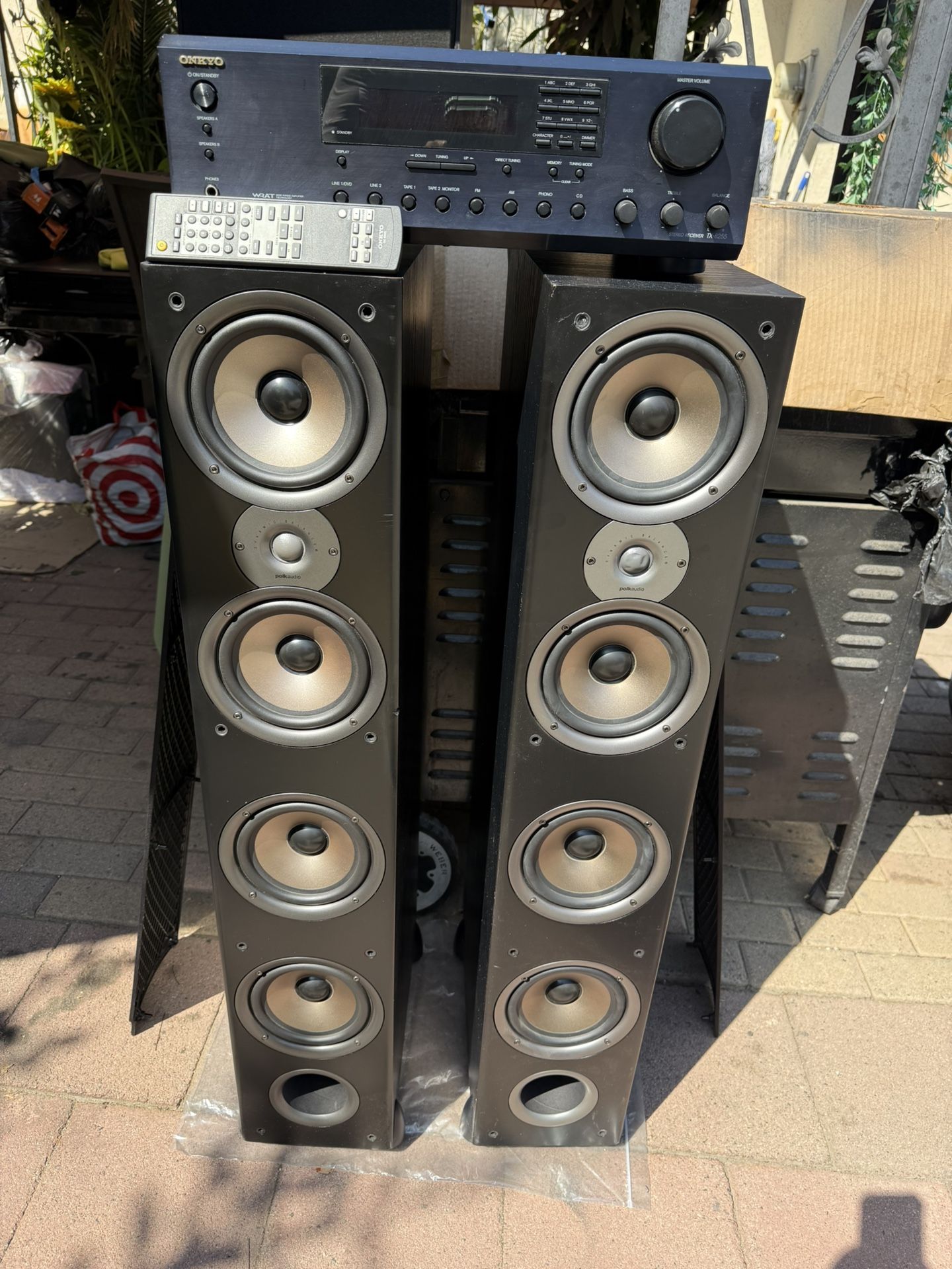 Onkyo Receiver And Polk Audio Speakers 