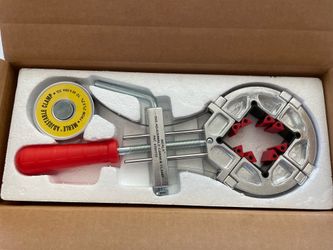 Merle adjustable multi corner clamp