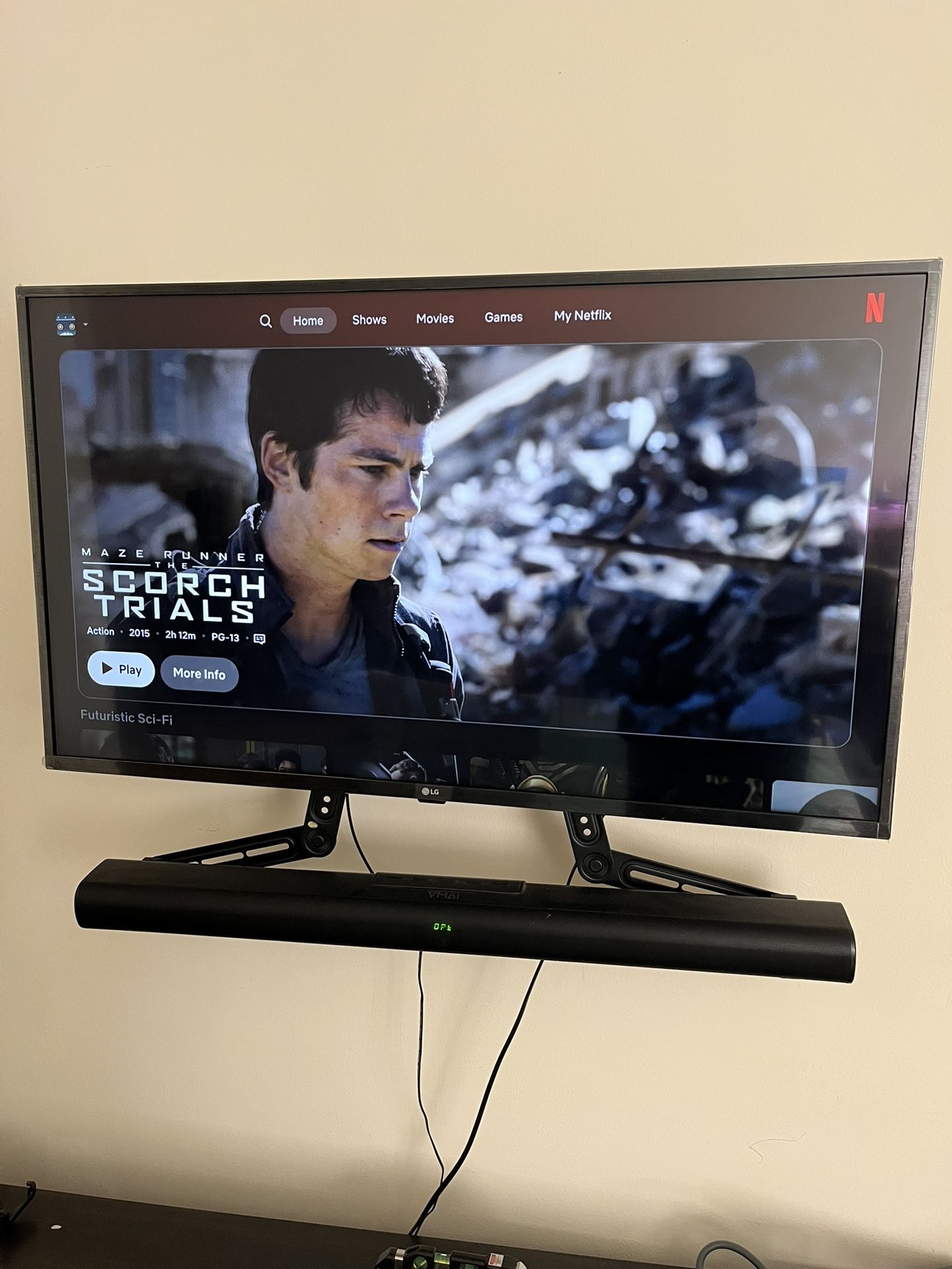 43’ LG Smart TV (please read Description)