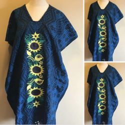 Beautiful Embroidered Mexican Poncho ~ Hermoso Poncho Artesanales Bordado