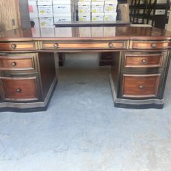 Desk Solid Wood. BRAND NEW NEVER USED. 