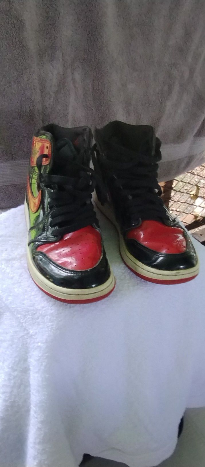 Nike Air Jordan 1 Retro High OM Bred Sneakers