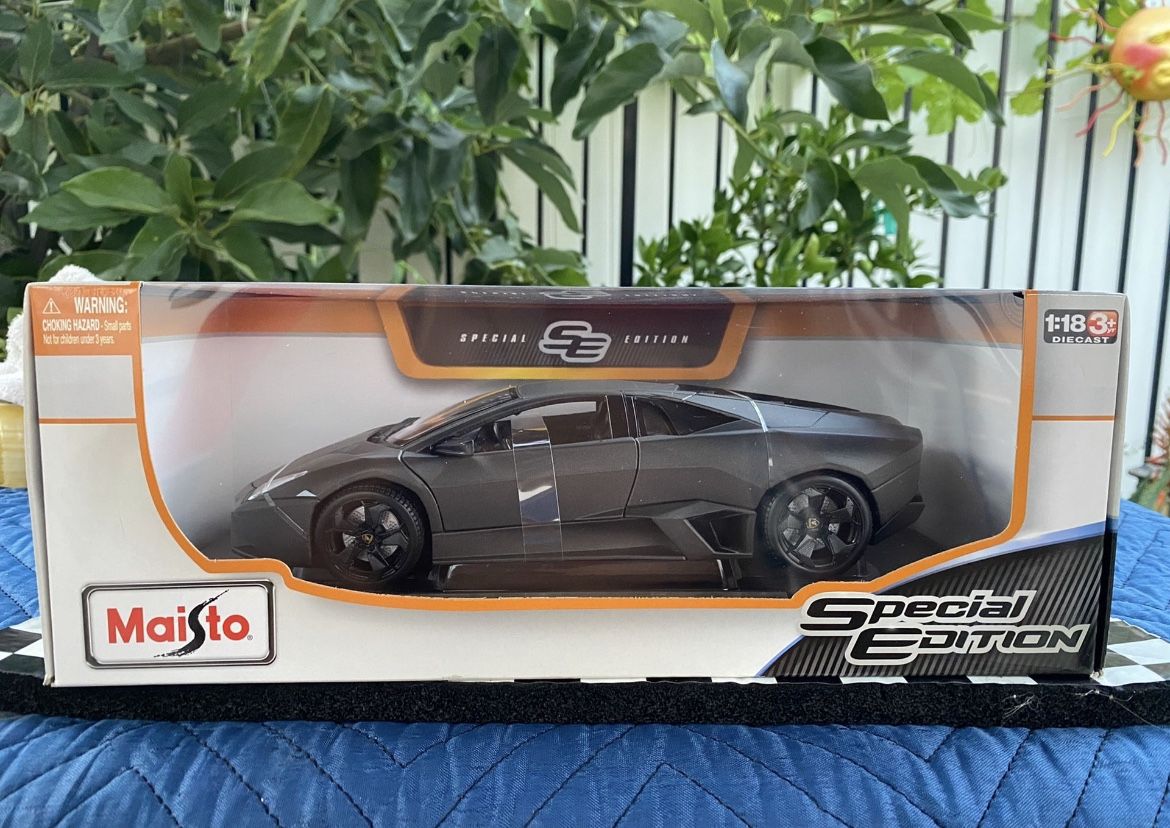 Lamborghini REVENTON 1/18 scale
