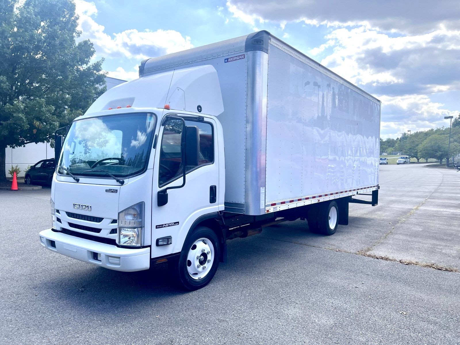 2021 ISUZU NPR-HD 22' BOX TRUCK WARRANTY INCLUDED