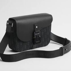 Dior men bag  all black