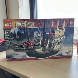 SEALED 2005 RETIRED LEGO Harry Potter Goblet of Fire The Durmstrang Ship 4768
