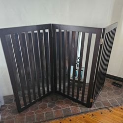 Pet / baby gate