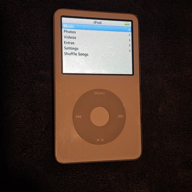 Apple iPod Classic 5th Gen White MA002LL/A (A1136, 30 GB)