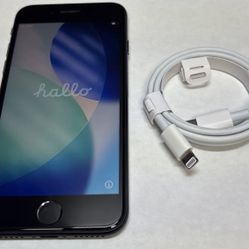 NEW iPhone SE 3rd Gen 64GB Unlocked