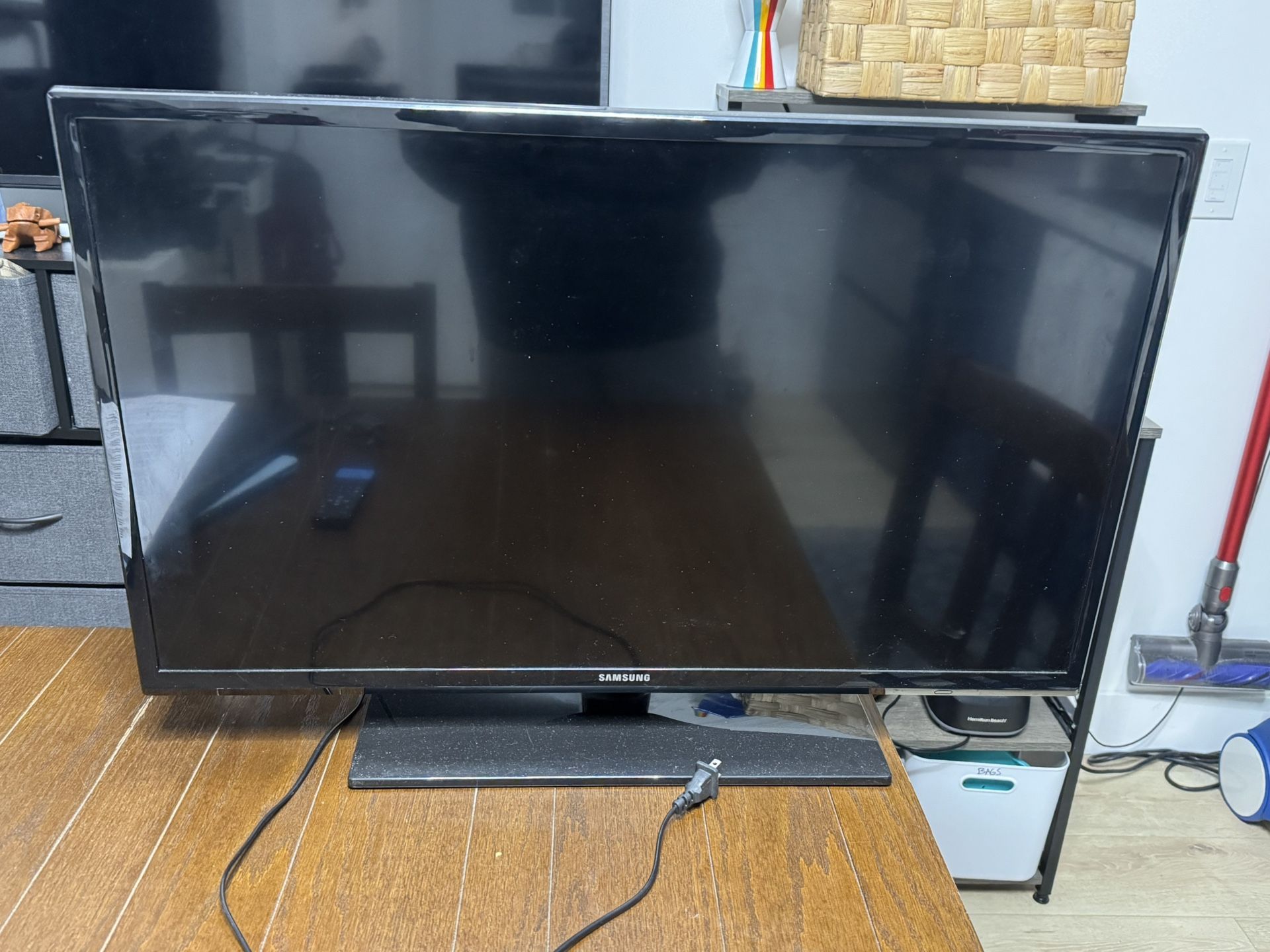 Samsung 28” TV