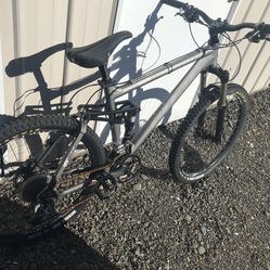 Enduro Mountain Bike