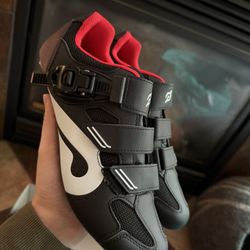 Peloton Cycling Shoes - Men’s 9 / Women’s 10.5