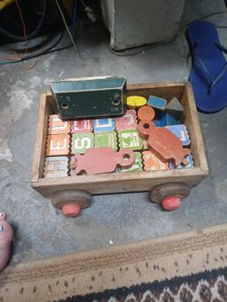 Antique Wooden Blocks W Tow. 