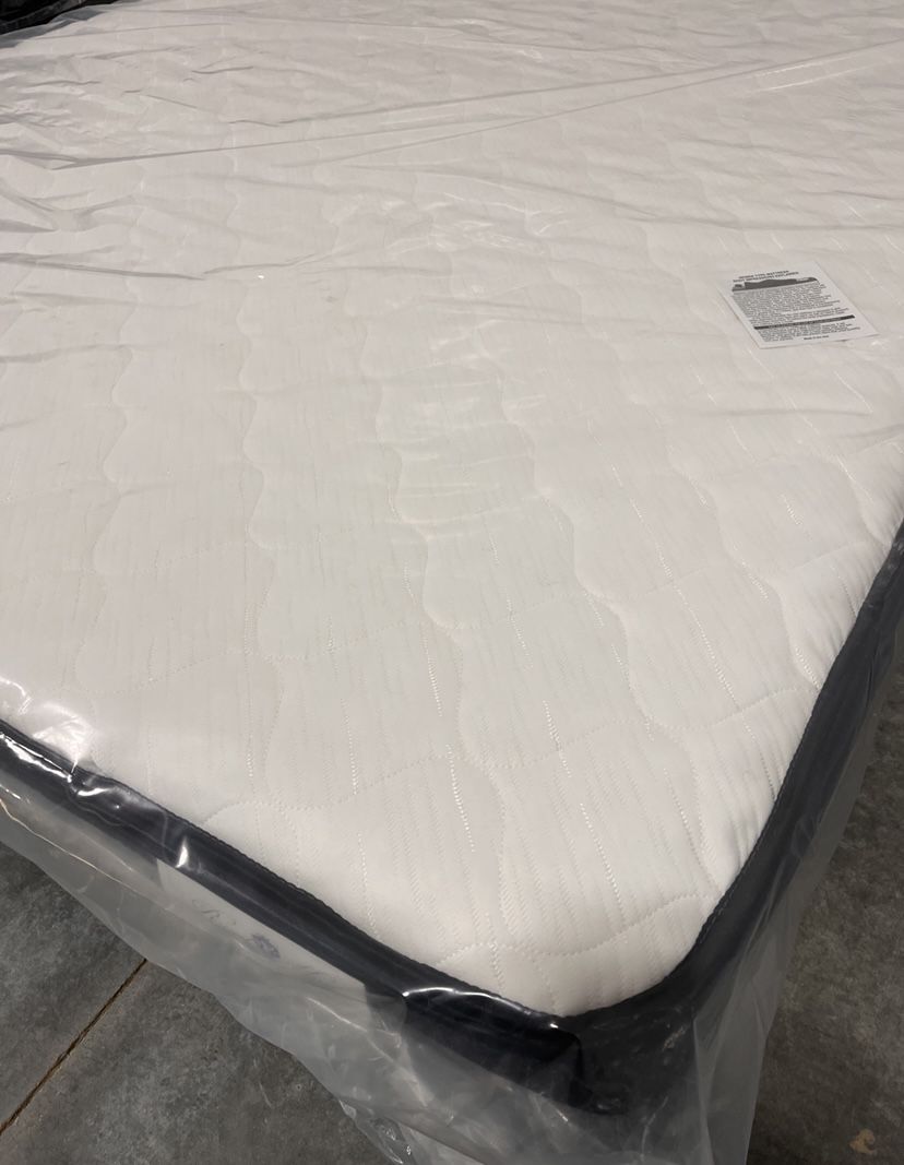 Queen PillowTop Mattress (New)