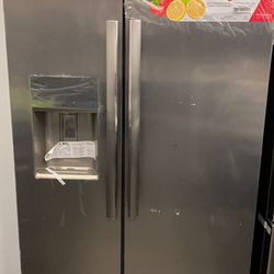 New Frigidaire Side By Side 