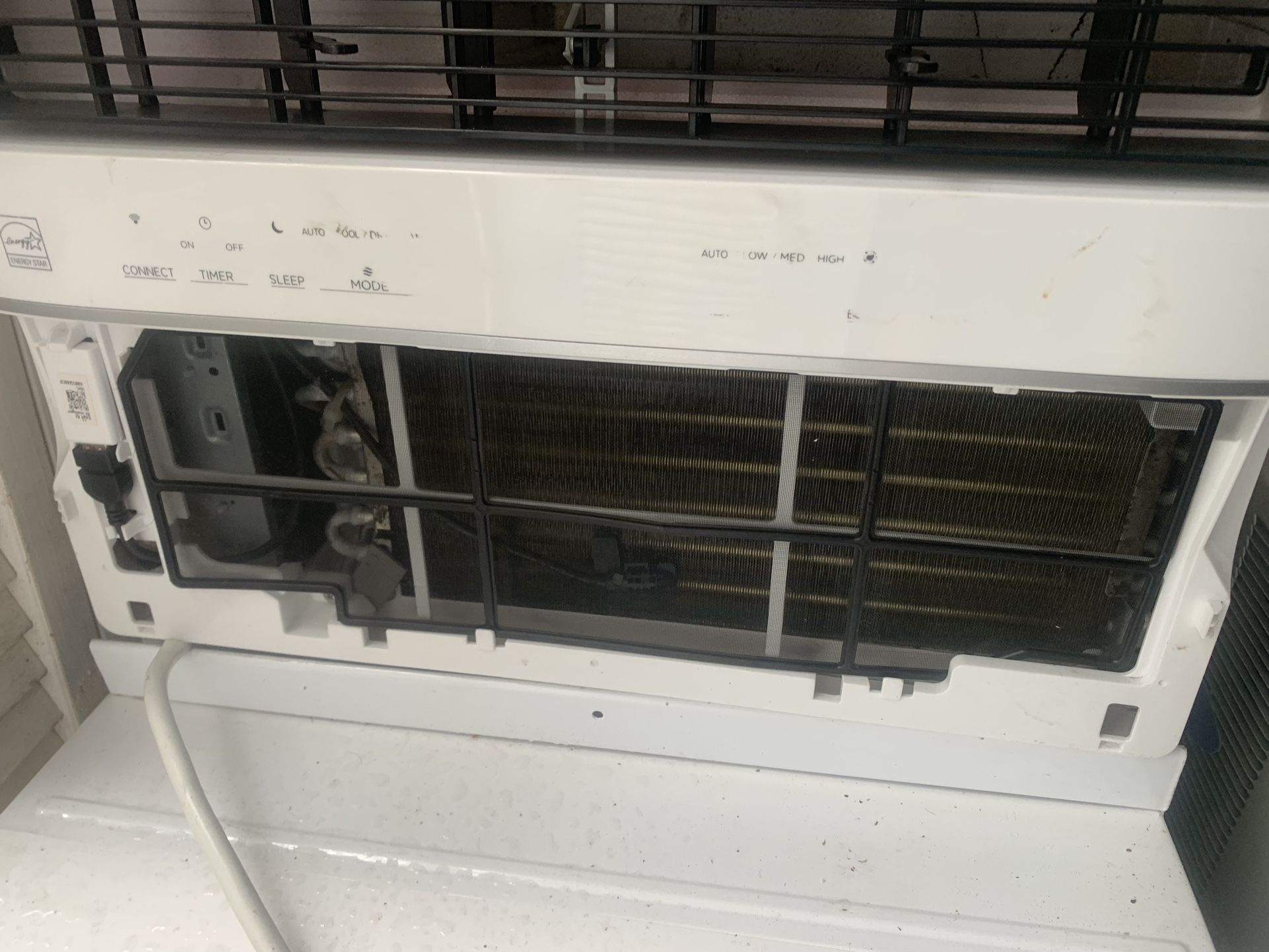 Ac Unit 8000 Btu Toshiba Le Falta La Tapa Del filtro Pero Trabja Bie.