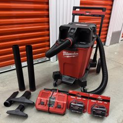 Milwaukee M18 FUEL 12 Gallon Cordless DUAL-BATTERY Wet/Dry Shop Vac Kit W/(2) 6.0 Ah FORGE Batteries