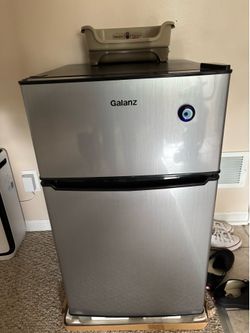 Mini fridge