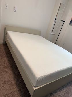 Full size bed