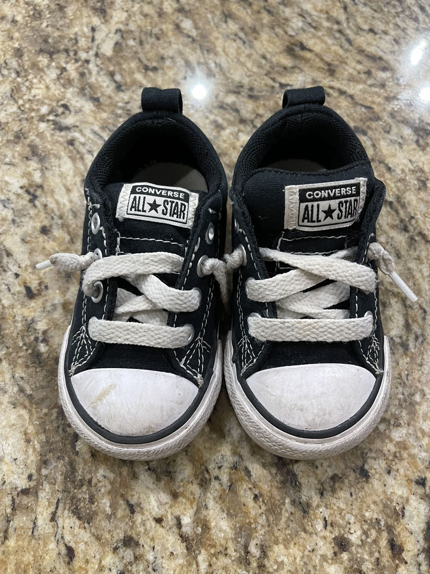 Gutter Helligdom Governable Baby Converse Size 5 for Sale in Queen Creek, AZ - OfferUp