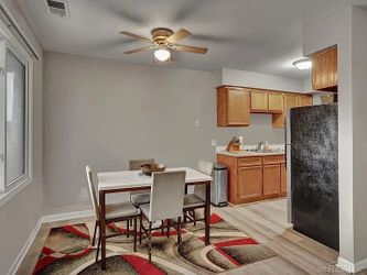 5 piece dining room set with rug