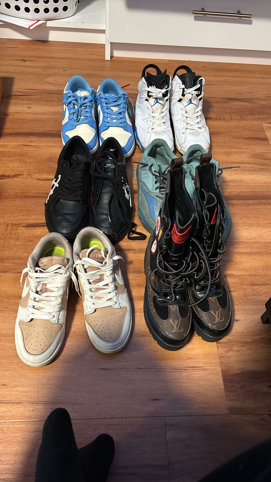 Designer Nikes Yeezys Jordans