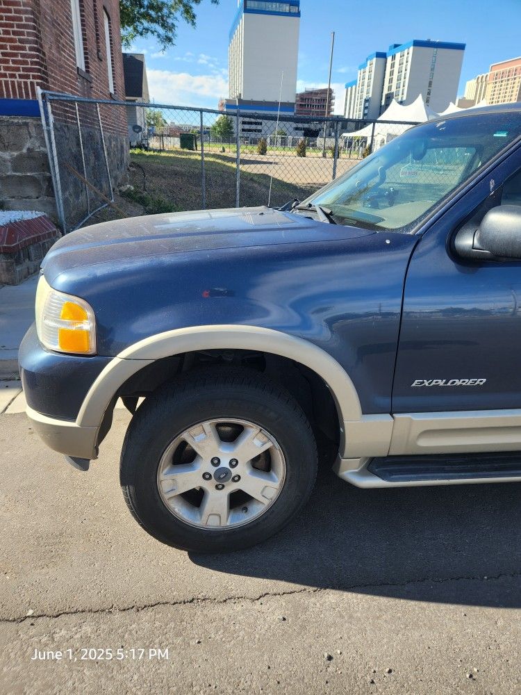 2005 Ford Explorer