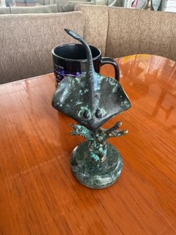Stingray bronze statue