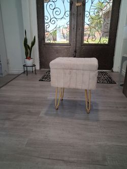 MODERN VANITY BENCH