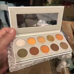 JACLYN HILL ARMED & GORGEOUS