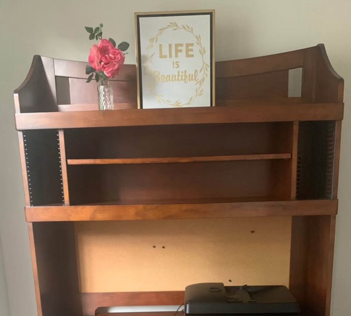 Bookshelf / Hutch $10