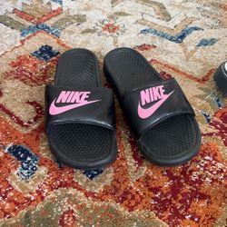 Women’s Nike Slides 10