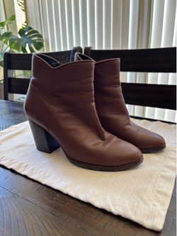 Brown Leather Boots (size 7)