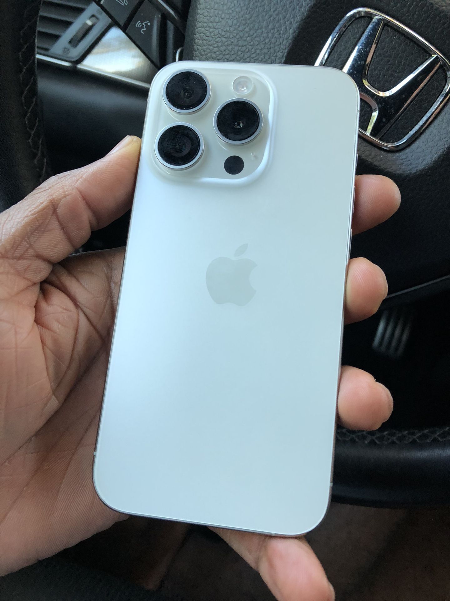 iPhone 15 Pro 256gb Unlocked ( NOT Pro Max) $530 Firm No Trade