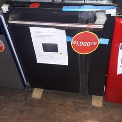 Café Stainless Steel Interior Dishwasher with Sanitize and Ultra Wash & Dry