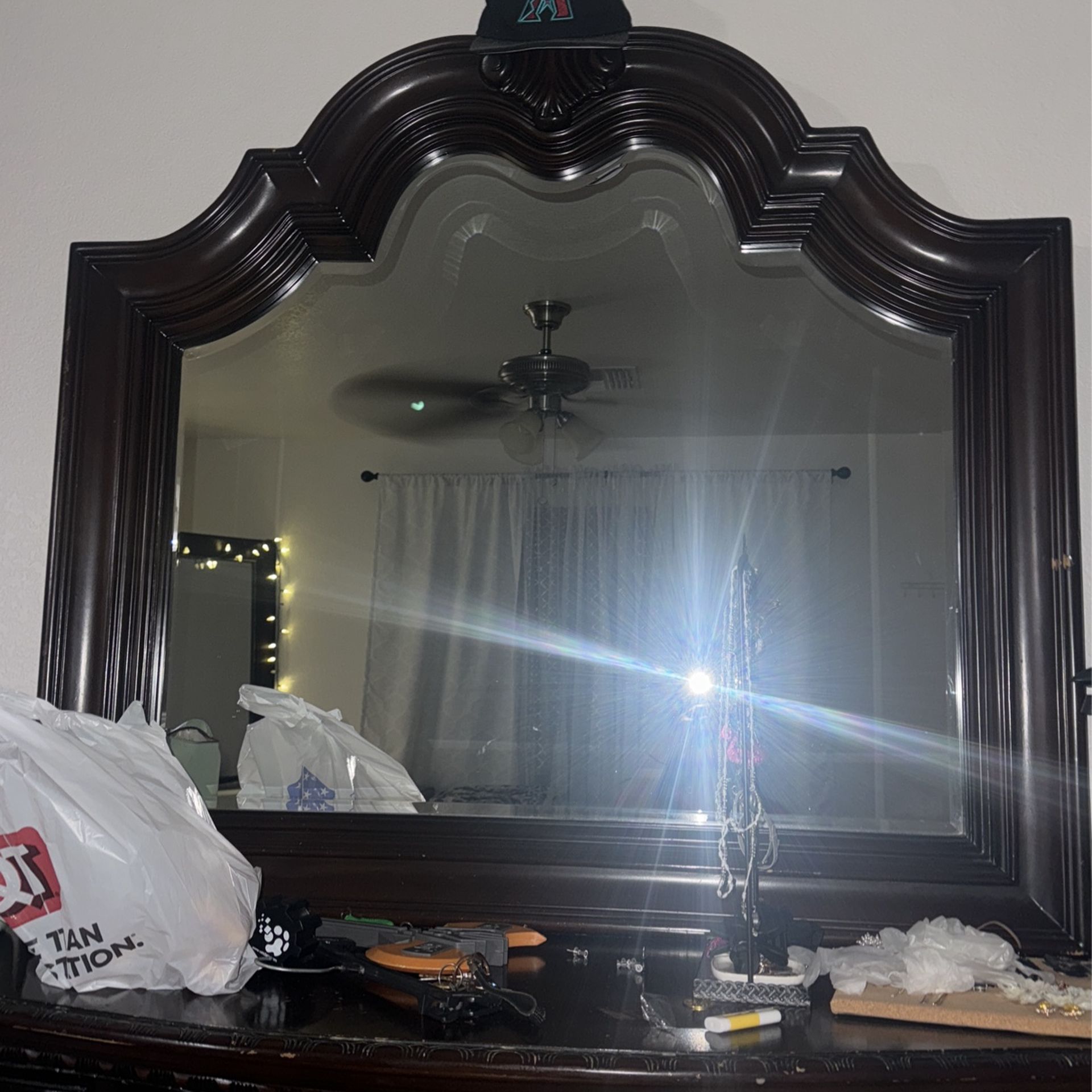 dressor mirror  30$