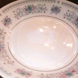 36 Piece Crown Ming China Set