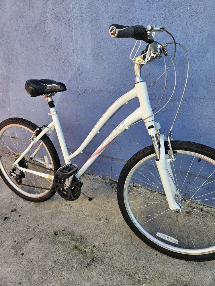 Women Mountain Bike Giant