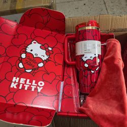 Hello Kitty Valentine’s Day Edition Stanley Gift Box 