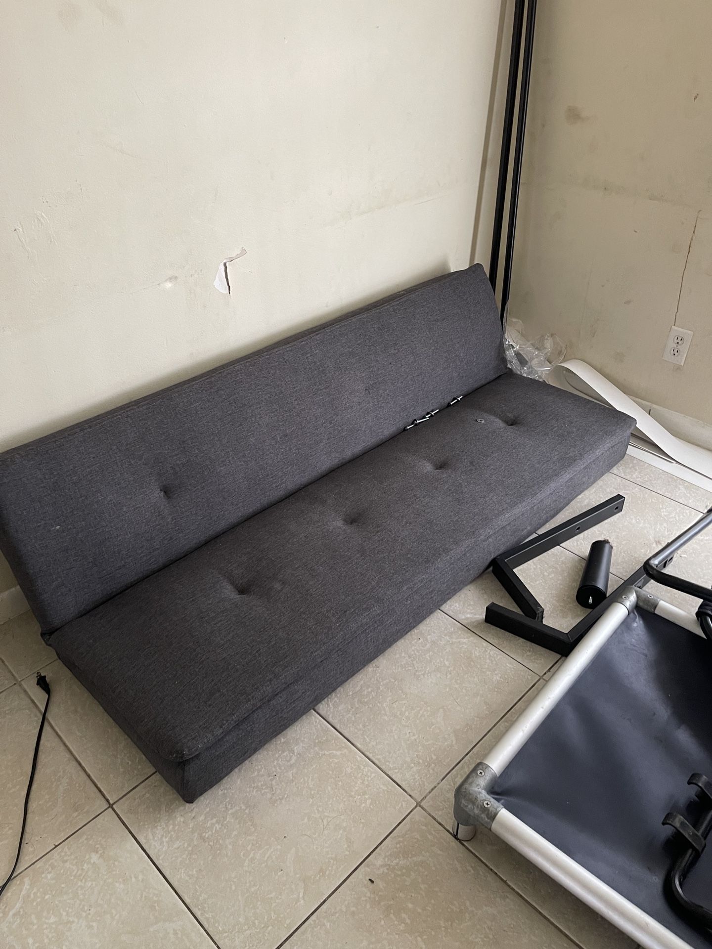Free Futon for Sale in Fort Lauderdale, FL OfferUp