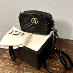 448065 GUCCI GG Marmont mini Shoulder Bag
Black