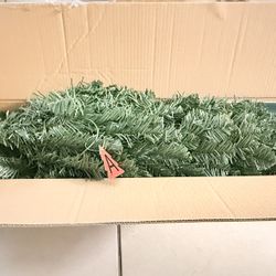 🎄 4.5FT Pre-Lit Christmas Tree – Warm White Lights + Remote (New, Opened for Photos)