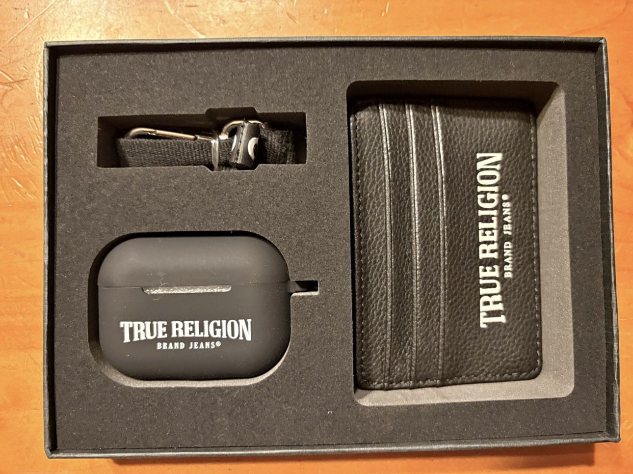 True Religion Cardholder & AirPod Case Gift Set – New in Box