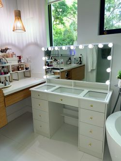 New vanity - never been used