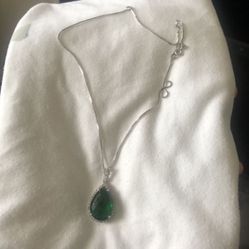 Emerald Pendant Necklace 